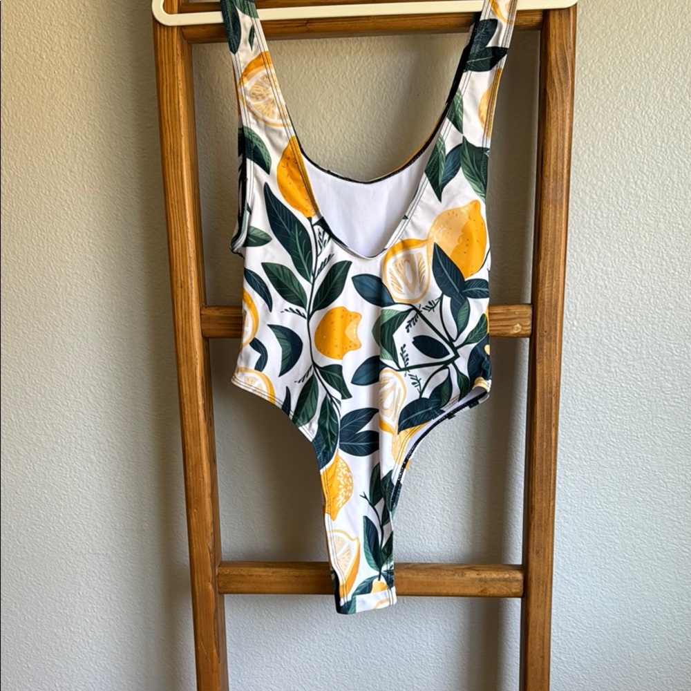 Lemon Print Women’s Swimsuit - Picture 7 of 9